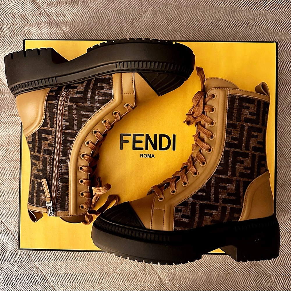 FENDI DOMINO FF JACQUARD & LEATHER BIKER BOOT sz36.5